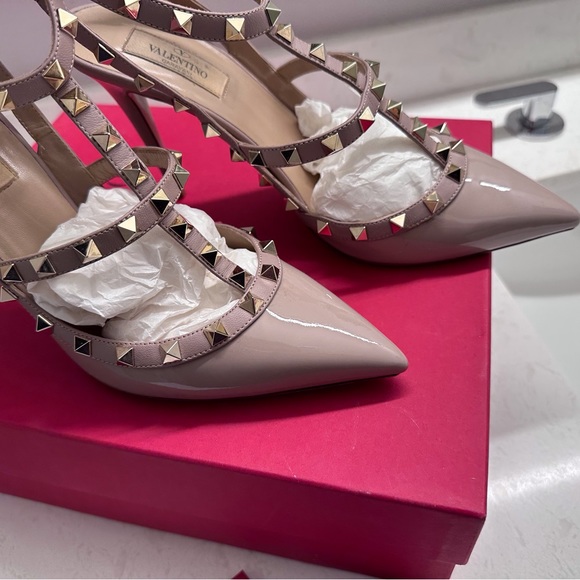 Valentino Garavani Patent 100m Slingback Heel Pumps - Picture 2 of 8